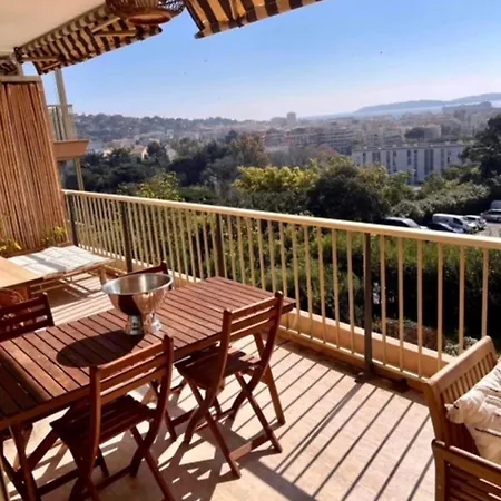 With Terrace And Sea View Lejlighed Sainte-Maxime